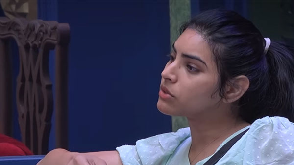 మేకప్ కిట్ మాత్రమే కాదు..