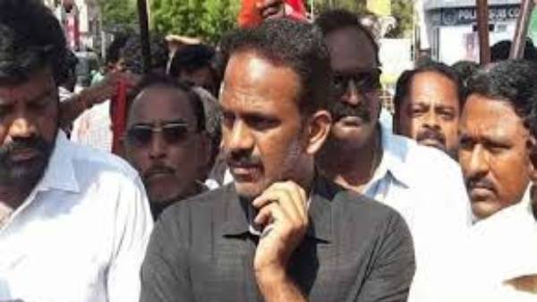 అభిమానులే రక్ష..