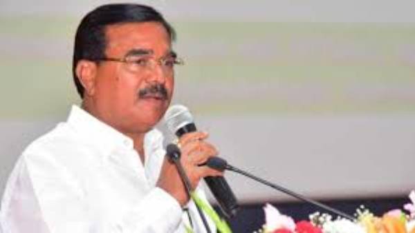 శాంతాకుమార్ కమిటీ సూచనలు ఎందుకు అమలు చేయడం లేదు.. సూటిగా ప్రశ్నించిన మంత్రి శాంతాకుమార్ కమిటీ సూచనలు ఎందుకు అమలు చేయడం లేదు.. సూటిగా ప్రశ్నించిన మంత్రి