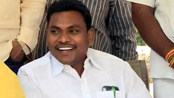 సొంతపార్టీలోనే శత్రువులు .. మాజీ ఎమ్మెల్యేతోనే పోటీ అన్న రేగా కాంతారావు