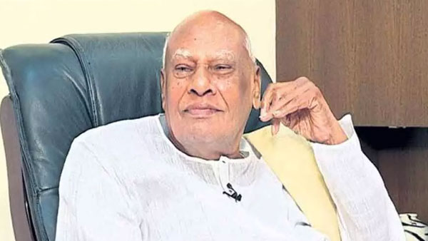 పలువురు ప్రముఖుల నివాళి