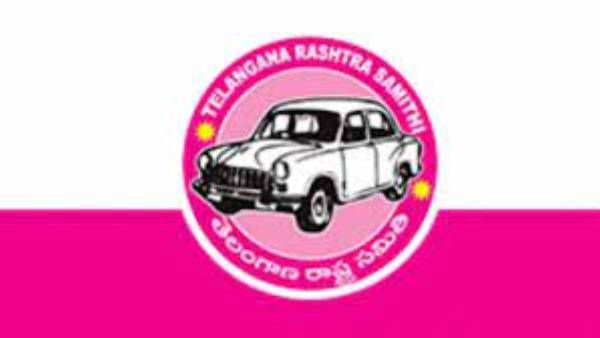 వరంగల్ తూర్పు నేతల మధ్య వర్గ పోరు