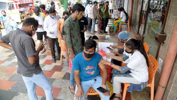 వ్యాక్సినేషన్ పైన ప్రత్యేకంగా ఫోకస్