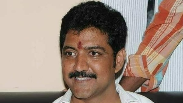 గాంధీ తన పని తాను చూసుకోవాలి