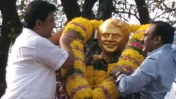 వైసీపీ ముందస్తు గాలం వైసీపీ ముందస్తు గాలం