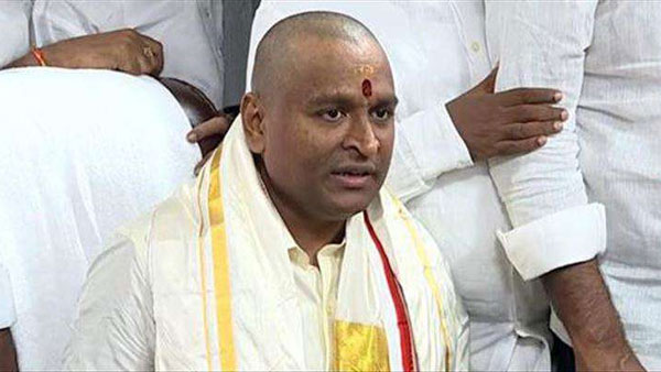 ఆలయ శంకుస్థాపనలో ఉద్రిక్తత .. అశోక్ గజపతిరాజు ఆందోళన 