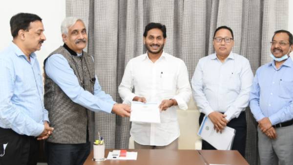 11వ పీఆర్సీ నివేదిక విడుదల 11వ పీఆర్సీ నివేదిక విడుదల