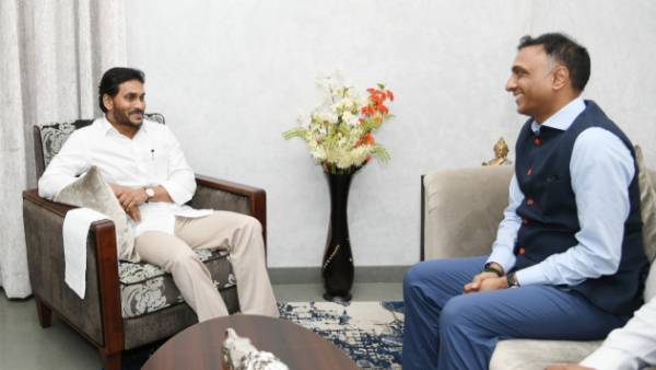 జగన్ తో ప్లిప్ కార్ట్ సీఈవో భేటీ జగన్ తో ప్లిప్ కార్ట్ సీఈవో భేటీ