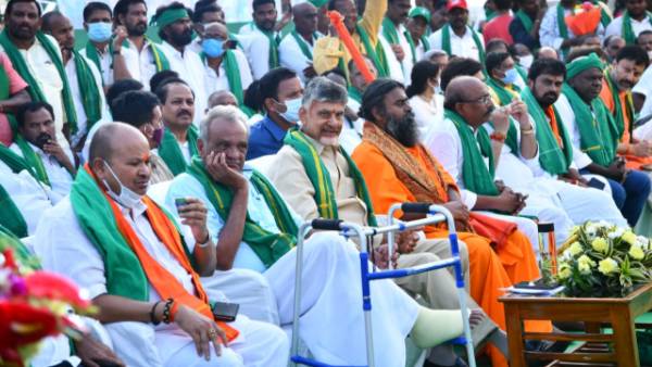 వైసీపీకి హెచ్చరికలు వైసీపీకి హెచ్చరికలు