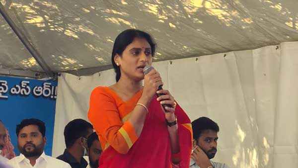 బస్సు చార్జీల పెంపుపై కేసీఆర్ ను టార్గెట్ చేసిన వైఎస్ షర్మిల