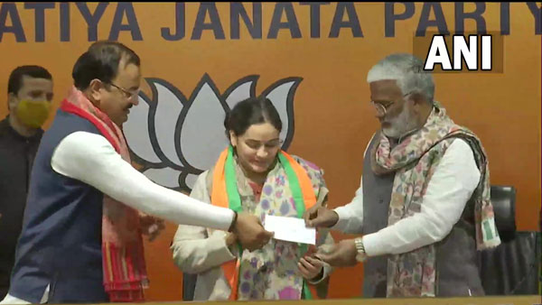 Mulayam Singh Yadavs daughter-in-law Aparna Yadav joined BJP at Delhi Party headquarters