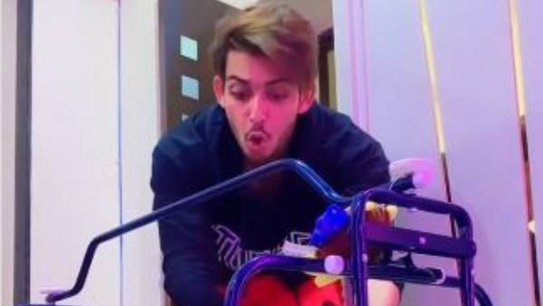 child stopped crying when listen srivalli song child stopped crying when listen srivalli song