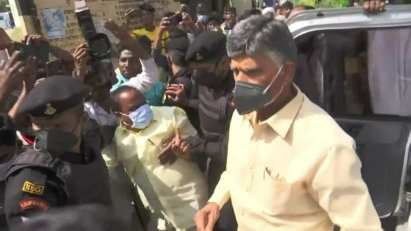 కుప్పంలో చంద్రబాబు