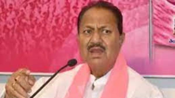 అనర్హత వేటు వేయాల్సిందేనంటున్న ఎంపీలు