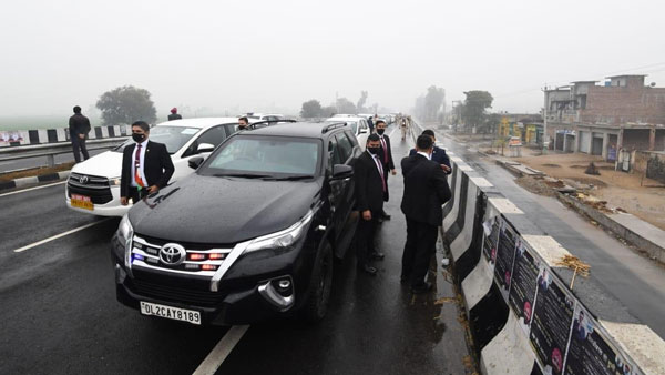 రిటైర్డ్ న్యాయమూర్తితో..