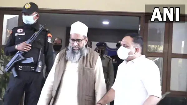 ఢిల్లీలో ముస్లీం మతగురువు అరెస్టు