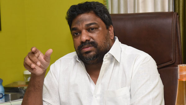 జగన్ ఆదేశిస్తే.. ఎన్నికల్లో పోటీ..