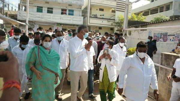 ప్రతి నియోజకవర్గంలో 100 మందికి దళితబంధు