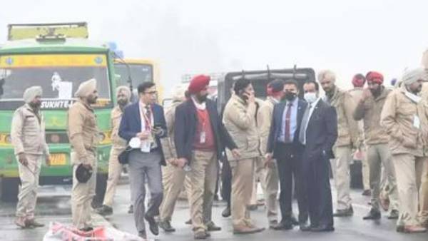  రైతుల ఆందోళన .. కాన్వాయ్ అడ్డగింతతో వెనుదిరిగిన పీఎం మోడీ