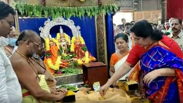 యాదాద్రి ఆలయానికి సత్యవతి రాథోడ్ విరాళం