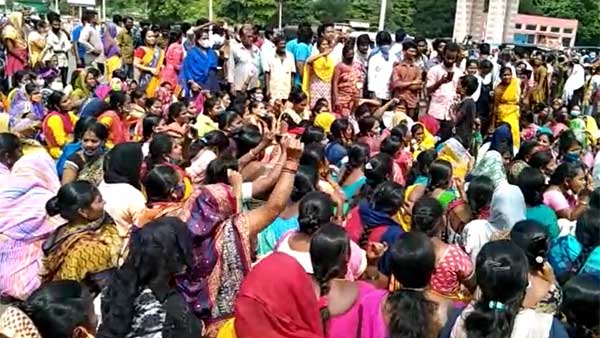 ఏపీ స్కూల్స్ లో కేసుల పెరుగుదలపై ఆందోళన