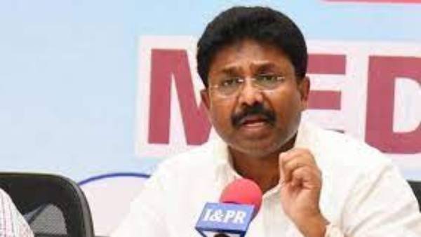 స్కూళ్లలో కరోనా కలకలం
