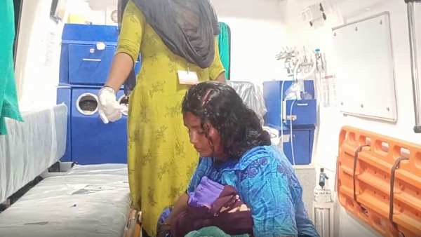 భర్తతో విడిపోయిన సత్య భర్తతో విడిపోయిన సత్య