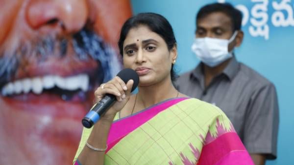  కేసీఆర్‌కు చేతనైందల్లా గలీజు తిట్లు.. గారడీ మాటలే: షర్మిల ఫైర్