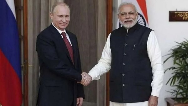 ఉక్రెయిన్‌లో భారతీయుల భద్రతపై పుతిన్‌తో చర్చించిన మోడీ