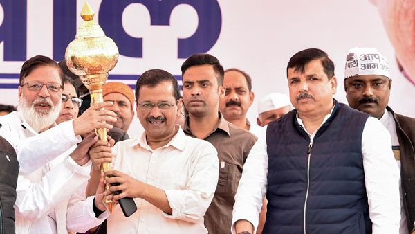 ఉగ్రవాదులను గుర్తించటానికి అన్ని ఏజెన్సీలను తొలగించి ఘజియాబాద్ కవికి ఉద్యోగం ఇవ్వండి