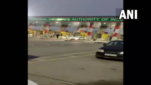 అసదుద్దీన్ కారుపై కాల్పులు..