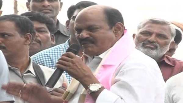 బీజేపీ నేతలు రోడ్లపైకి వచ్చి బరితెగించి మాట్లాడుతున్నారు: బాజిరెడ్డి గోవర్ధన్