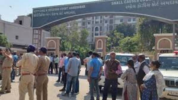  అహ్మదాబాద్ వరుస బాంబు పేలుళ్ళ కేసు.. 56 మంది మృతి, 200 మందికి గాయాలు