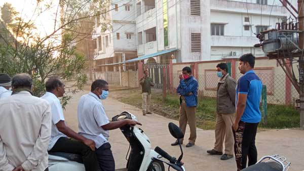 వాహనాల దారిమళ్లింపు..
