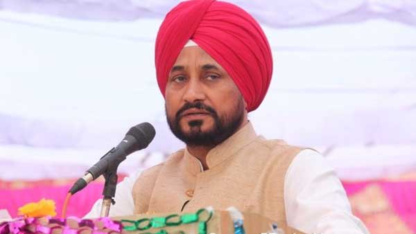 ఆప్ లో విప్లవకారులు ఎవరూ లేరు: చరణ్జిత్ సింగ్ చన్నీ ఆప్ లో విప్లవకారులు ఎవరూ లేరు: చరణ్జిత్ సింగ్ చన్నీ