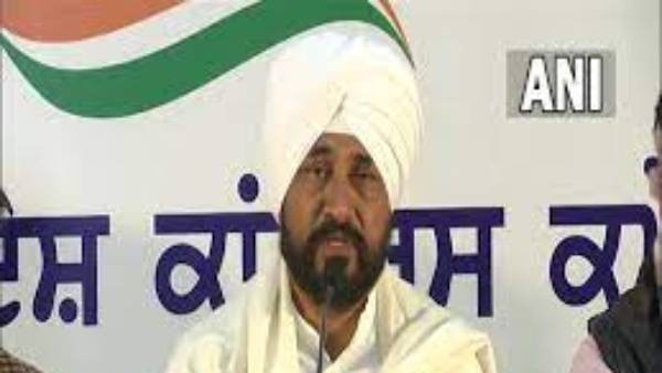 పంజాబ్ సీఎం చన్నీపై బీజేపీ నేత ఫిర్యాదు