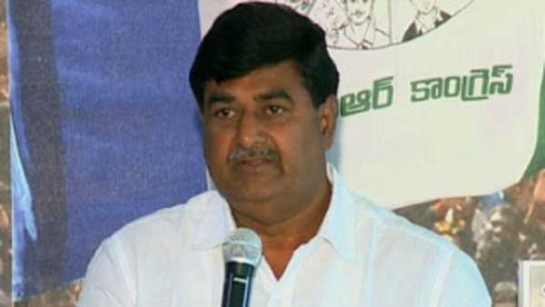 కేసీఆర్ వ్యాఖ్యల గురించి మనకు అనవసరం .. బోర్లకు మీటర్లతో నష్టం లేదు కేసీఆర్ వ్యాఖ్యల గురించి మనకు అనవసరం .. బోర్లకు మీటర్లతో నష్టం లేదు