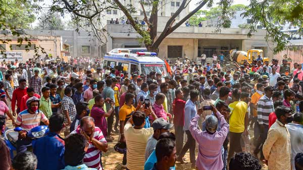 శివమొగ్గలో మాత్రమే 500 మంది పోలీసులు శివమొగ్గలో మాత్రమే 500 మంది పోలీసులు
