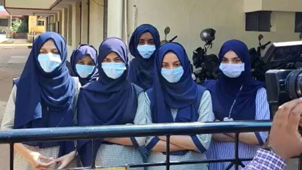కళాశాలల్లో ఘర్షణ వాతావరణం..