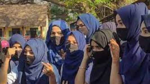 హిజాబ్ కచ్చితంగా కావాలి హిజాబ్ కచ్చితంగా కావాలి