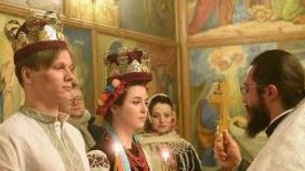 ఉక్రెయిన్ ను కాపాడుకోవటం మన బాధ్యత అన్న నూతన వధూవరులు ఉక్రెయిన్ ను కాపాడుకోవటం మన బాధ్యత అన్న నూతన వధూవరులు