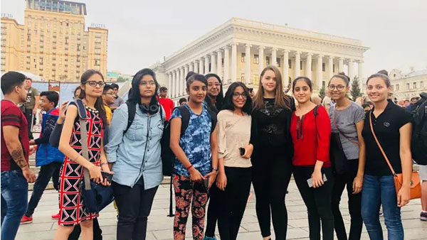  అమెరికా ఎంబసీ ఇదివరకే ఖాళీ..