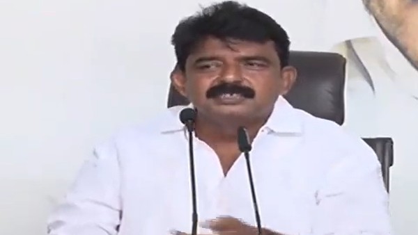 బాలకృష్ణ నాతో మాట్లాడింది నిజం కాదా ? బాలకృష్ణ నాతో మాట్లాడింది నిజం కాదా ?