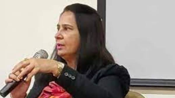 కెప్టన్ అమరీందర్ సింగ్పై విమర్శలు కెప్టన్ అమరీందర్ సింగ్పై విమర్శలు