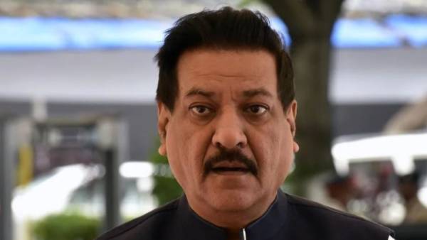 కొనసాగుతున్న ఎన్నికలు .. సర్వత్రా ఉత్కంఠ