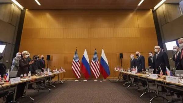  క్రెమ్లిన్ పై ముప్పేట దాడి