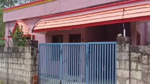 కిటికీలో చూసి బిత్తరపోయిన భర్త 