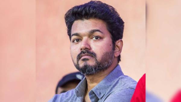  విజయ్ మక్కల్ ఇయకం పేరుతో..