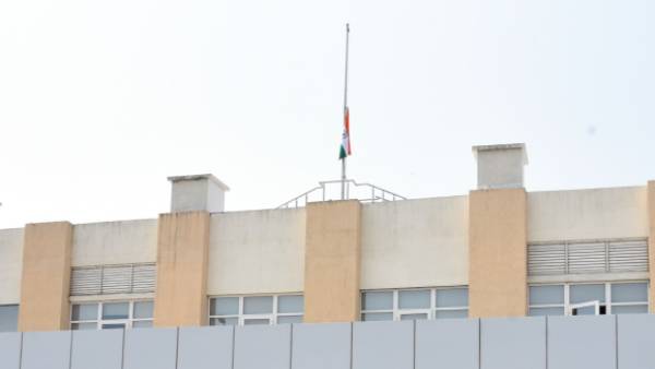 national flag lowered in AP secretariat with minister gowtham reddys sudden demise