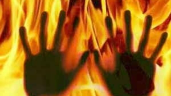 మహిళ కష్టాలపై స్థానికంగా చర్చ 